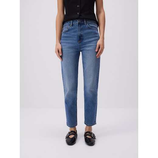 Reserved - Jeansy mom fit slim - niebieski ze sklepu Reserved w kategorii Jeansy damskie - zdjęcie 184523340