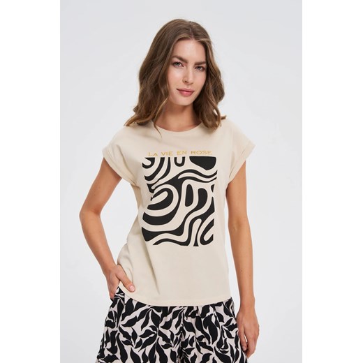 T-shirt z geometrycznym nadrukiem beżowy ze sklepu Moodo.pl w kategorii Bluzki damskie - zdjęcie 184535873