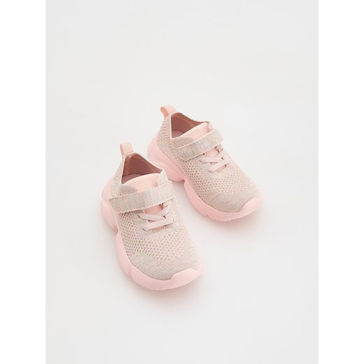 Reserved - Lekkie buty w sportowym stylu - brudny róż ze sklepu Reserved w kategorii Buty sportowe dziecięce - zdjęcie 184540373