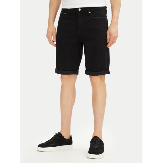 Calvin Klein Jeans Szorty jeansowe J30J327514 Czarny Slim Fit ze sklepu MODIVO w kategorii Spodenki męskie - zdjęcie 184545004