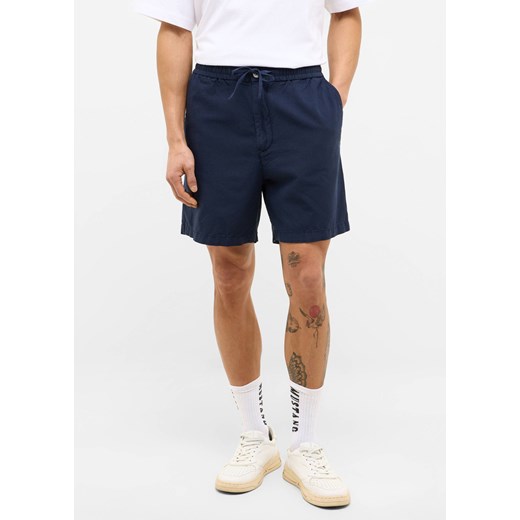 MUSTANG Męskie szorty Materiałowe Mustang Style Linen Jogger Shorts Navy Blazer 1016459 5324 ze sklepu YouNeedit.pl w kategorii Spodenki męskie - zdjęcie 184550750