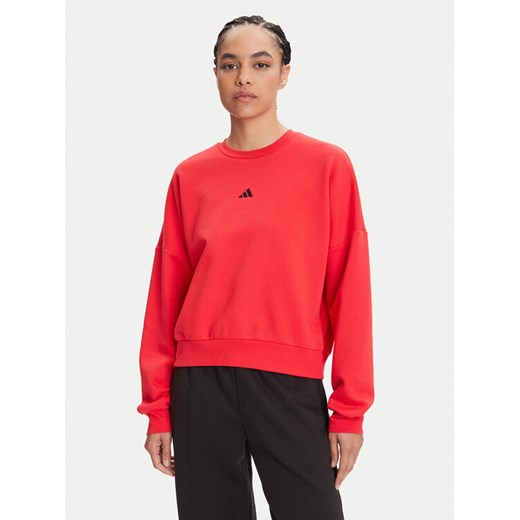 adidas Bluza Essentials Small Logo Feelcozy JI6061 Czerwony Loose Fit ze sklepu MODIVO w kategorii Bluzy damskie - zdjęcie 184553522