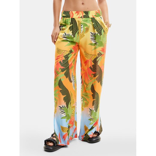 Desigual Spodnie materiałowe Tropical Party 24SWMW21 Kolorowy Loose Fit ze sklepu MODIVO w kategorii Spodnie damskie - zdjęcie 184560720