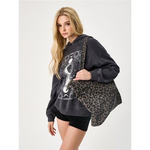 Sinsay - Torba shopperka z nadrukiem w panterkę - wielobarwny ze sklepu Sinsay w kategorii Torby Shopper bag - zdjęcie 184562134