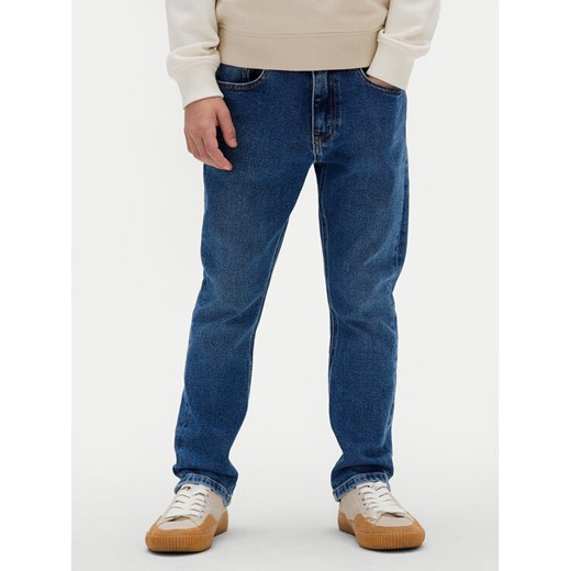 Calvin Klein Jeans Jeansy Dad IB0IB02540 D Niebieski Loose Fit ze sklepu MODIVO w kategorii Spodnie chłopięce - zdjęcie 184565173