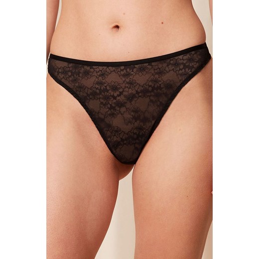 Triumph czarne stringi koronkowe Bright Spotlight 10216476, Kolor czarny, Rozmiar 40, Triumph ze sklepu Intymna w kategorii Majtki damskie - zdjęcie 184570210