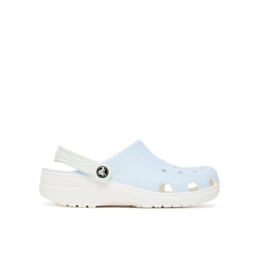 Klapki Crocs Retro Sport Classic Clog 211281 Niebieski ze sklepu eobuwie.pl w kategorii Klapki damskie - zdjęcie 184570844