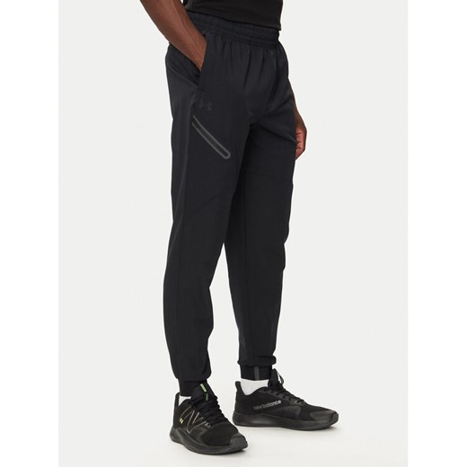 Under Armour Spodnie outdoor UA Unstoppable 1388823 Czarny Loose Fit ze sklepu MODIVO w kategorii Spodnie męskie - zdjęcie 184578974