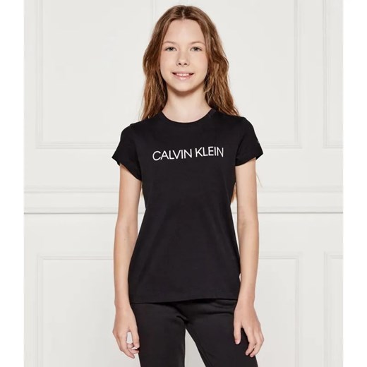 Calvin Klein Jeans T-shirt INSTITUTIONAL | Slim Fit ze sklepu Gomez Fashion Store w kategorii Bluzki dziewczęce - zdjęcie 184589882