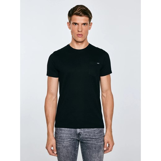 Koszulka męska z kieszonką czarna Carbon 906 ze sklepu Big Star w kategorii T-shirty męskie - zdjęcie 184606081