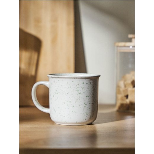 Sinsay - Nakrapiany kubek ceramiczny - wielobarwny ze sklepu Sinsay w kategorii Kubki - zdjęcie 184606392