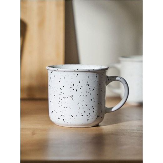 Sinsay - Nakrapiany kubek ceramiczny - wielobarwny ze sklepu Sinsay w kategorii Kubki - zdjęcie 184606393