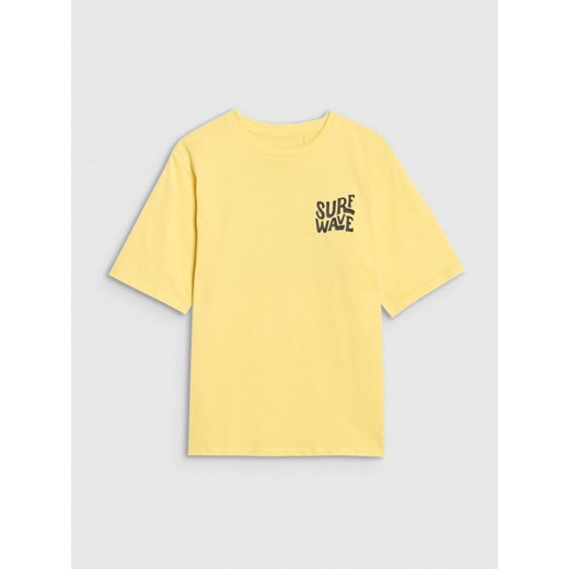 Chłopięcy t-shirt z nadrukiem 4FJRSS25TTSHM2866 - żółty ze sklepu Sportstylestory.com w kategorii T-shirty chłopięce - zdjęcie 184611073