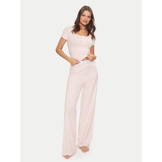 Guess Piżama O4YX02 KBBU1 Różowy Regular Fit ze sklepu MODIVO w kategorii Piżamy damskie - zdjęcie 184623391