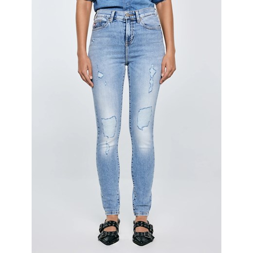 Jeansy damskie z wysokim stanem z przetarciami jasnoniebieskie Adela High Waist 156 ze sklepu Big Star w kategorii Jeansy damskie - zdjęcie 184626034