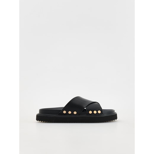 Reserved - Skórzane klapki na platformie - czarny Reserved 36 promocja Reserved