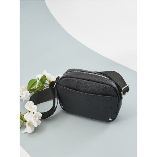 Sinsay - Torebka crossbody z imitacji skóry - czarny ze sklepu Sinsay w kategorii Listonoszki - zdjęcie 184642904