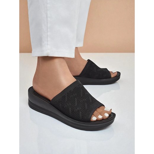 Damskie klapki Kallista na koturnie czarne z eko skóry i tkaniny lato Royalfashion.pl 40 okazja royalfashion.pl