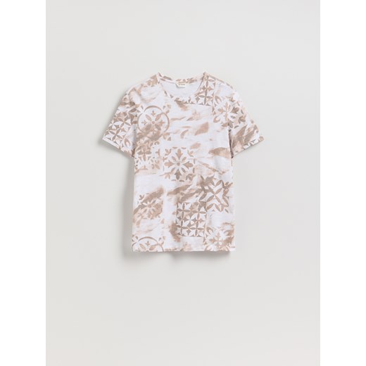 Reserved - T-shirt regular z nadrukiem allover - kremowy ze sklepu Reserved w kategorii T-shirty męskie - zdjęcie 184645990