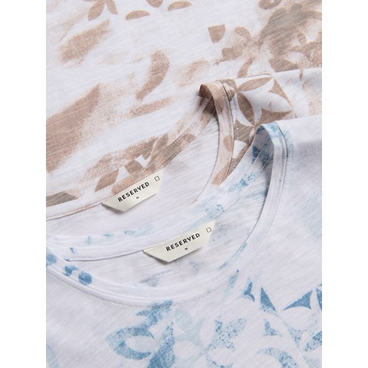Reserved - T-shirt regular z nadrukiem allover - kremowy Reserved M Reserved