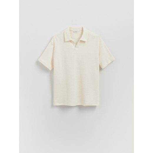 Reserved - Strukturalne polo comfort fit - złamana biel ze sklepu Reserved w kategorii T-shirty męskie - zdjęcie 184655810