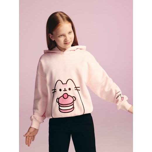 Reserved - Bluza z aplikacją Pusheen - pastelowy róż ze sklepu Reserved w kategorii Bluzy dziewczęce - zdjęcie 184658320