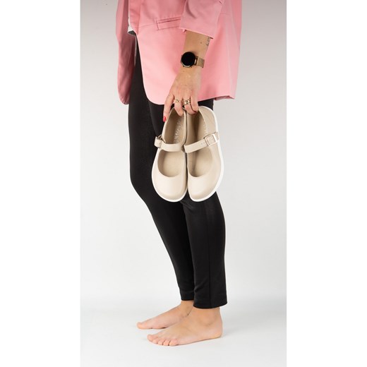 Baleriny barefoot damskie Olivier 1770POL skórzane buty z klamerką beżowe ze sklepu butyolivier w kategorii Półbuty damskie - zdjęcie 184669512