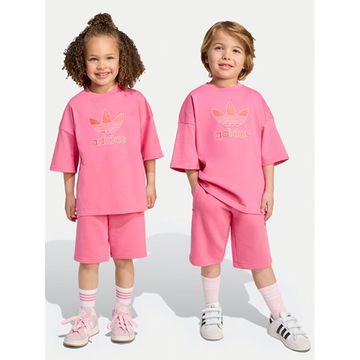 adidas Komplet t-shirt i spodenki Big Logo Execution KA0222 Różowy Loose Fit ze sklepu MODIVO w kategorii Komplety dziewczęce - zdjęcie 184670312