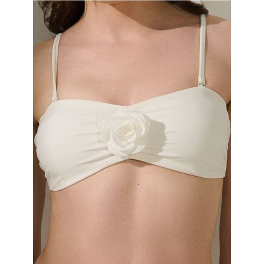 Sinsay - Góra od bikini z odpinanymi ramiączkami - kremowy ze sklepu Sinsay w kategorii Stroje kąpielowe - zdjęcie 184674910
