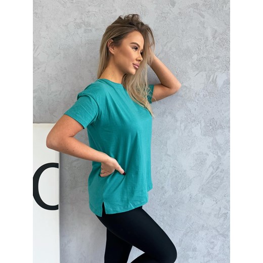 T-shirt oversize SLR094 - turkusowy ze sklepu Edoti w kategorii Bluzki damskie - zdjęcie 184676531