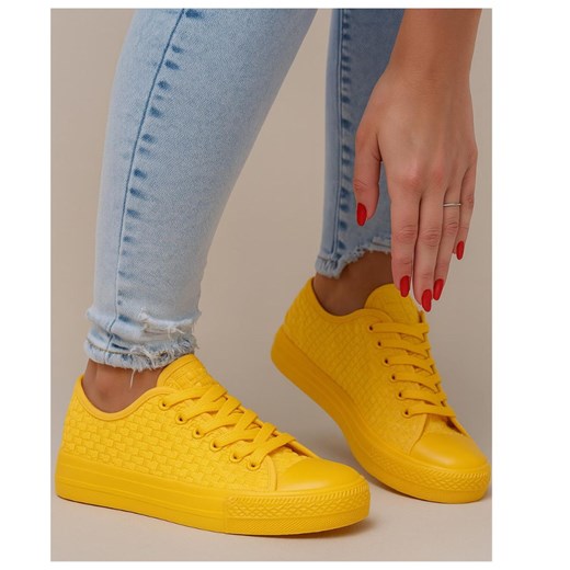 Niskie żółte klasyczne trampki damskie /E2-3 16768 G7-38/ ze sklepu Pantofelek24.pl w kategorii Trampki damskie - zdjęcie 184676762