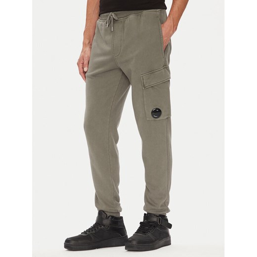 C.P. Company Spodnie dresowe 19CMSP720A006372R Zielony Regular Fit ze sklepu MODIVO w kategorii Spodnie męskie - zdjęcie 184697084
