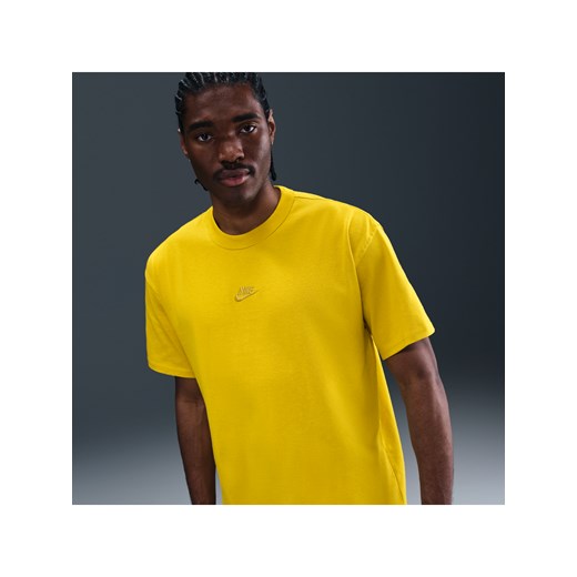 T-shirt męski Nike Sportswear Premium Essentials - Żółty ze sklepu Nike poland w kategorii T-shirty męskie - zdjęcie 184704263