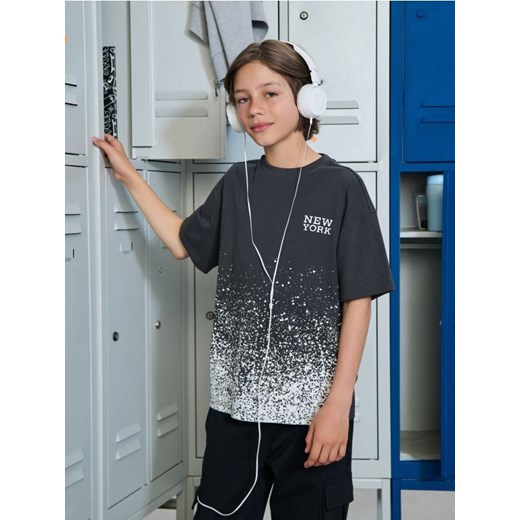 Sinsay - Koszulka oversize z efektem ombre - szary ze sklepu Sinsay w kategorii T-shirty chłopięce - zdjęcie 184711982