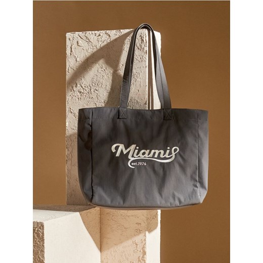 Sinsay - Torebka shopper z napisem Miami - szary ze sklepu Sinsay w kategorii Torby materiałowe - zdjęcie 184720502