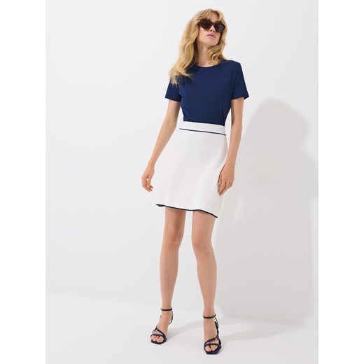 Mohito - Granatowy t-shirt basic - granatowy ze sklepu Mohito w kategorii Bluzki damskie - zdjęcie 184727960