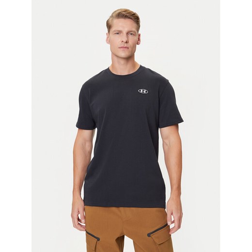 Under Armour T-Shirt Ua Hw Lc Patch Ss 1382902-001 Czarny Loose Fit ze sklepu MODIVO w kategorii T-shirty męskie - zdjęcie 184738843