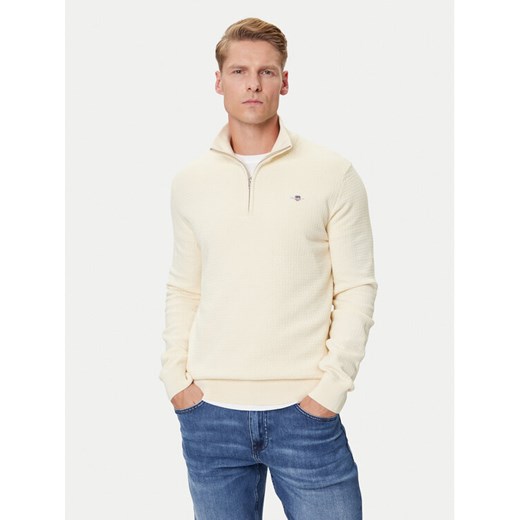 Gant Sweter 8030256 Écru Regular Fit ze sklepu MODIVO w kategorii Swetry męskie - zdjęcie 184738851