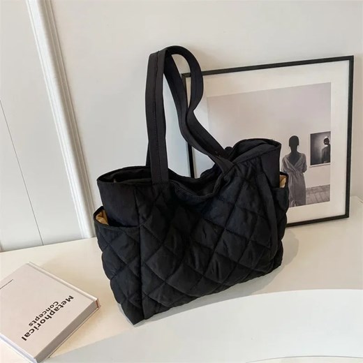 Nylonowa pikowana torba na ramię - Czarny ze sklepu Intimica.pl w kategorii Torby Shopper bag - zdjęcie 184741010