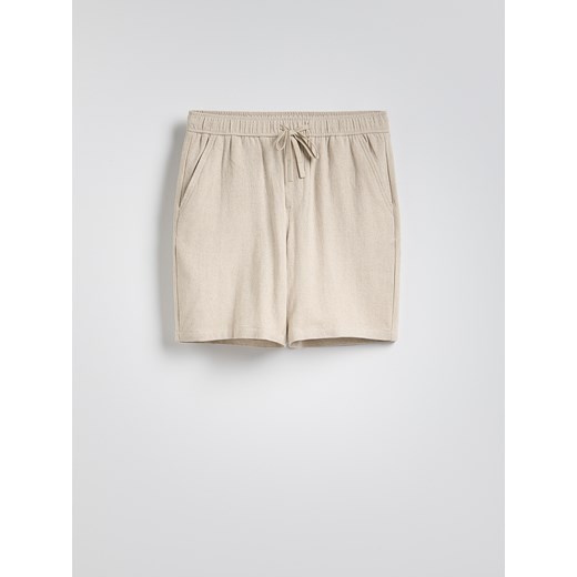 Reserved - Szorty regular z lnem - beżowy ze sklepu Reserved w kategorii Spodenki męskie - zdjęcie 184748810