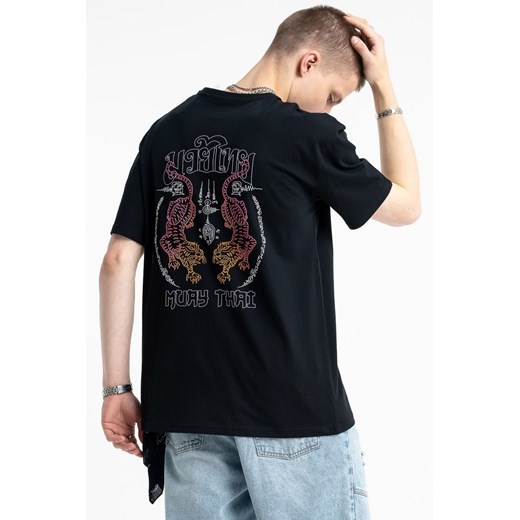 Czarny t-shirt z autorską grafiką z tyłu, rozmiar - 170, kolor - czarny ze sklepu REPORTER w kategorii T-shirty chłopięce - zdjęcie 184753793