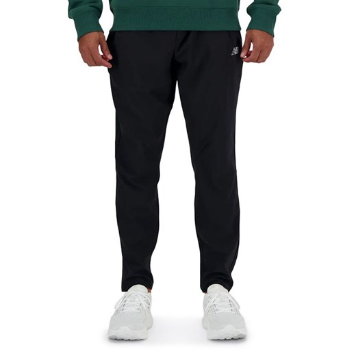 Spodnie męskie New Balance MP41060BK - czarne ze sklepu streetstyle24.pl w kategorii Spodnie męskie - zdjęcie 184772850