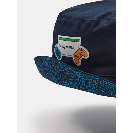 Sinsay - Bawełniany bucket hat z nadrukiem gamingowym - granatowy Sinsay M Sinsay