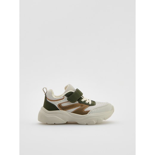 Reserved - Sneakersy na rzepy - złamana biel ze sklepu Reserved w kategorii Buty sportowe dziecięce - zdjęcie 184777733
