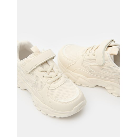 Sinsay - Sneakersy zapinane na rzep - beżowy Sinsay 33 Sinsay