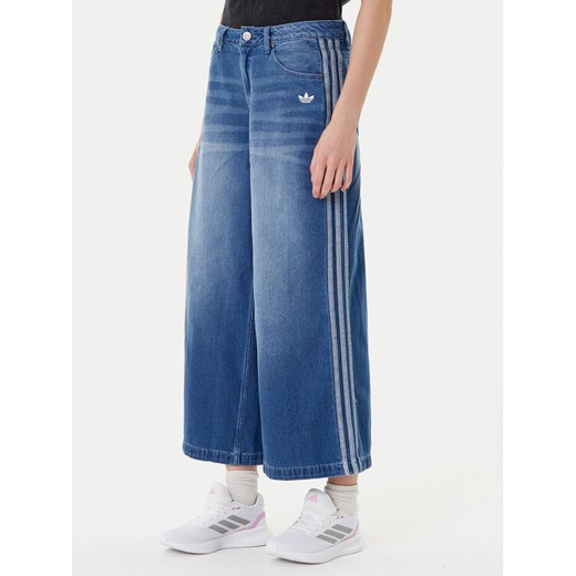 adidas Jeansy adicolor Denim Adilenium JV7454 Niebieski Wide Leg ze sklepu MODIVO w kategorii Jeansy damskie - zdjęcie 184787690