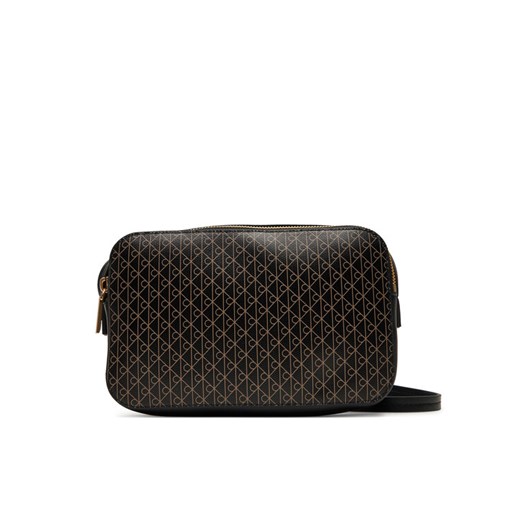Calvin Klein Torebka Emblem Aop Elongated Camera Bag LV04F3268G Czarny ze sklepu MODIVO w kategorii Listonoszki - zdjęcie 184797630