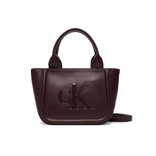 Torebka Calvin Klein Bold Ck Small Tote With Strap LV04F3219G Bordowy ze sklepu eobuwie.pl w kategorii Torby Shopper bag - zdjęcie 184799842
