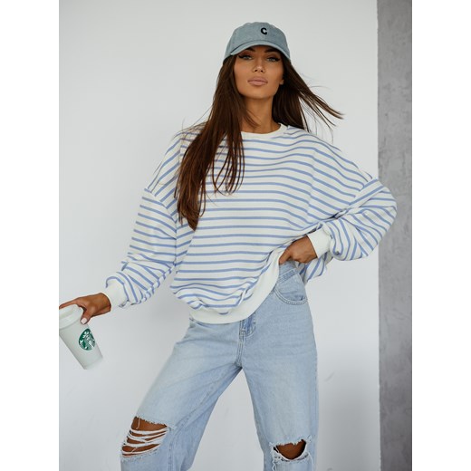 BLUZA OVERSIZE W PASKI- NIEBIESKA ze sklepu olika.com.pl w kategorii Bluzy damskie - zdjęcie 184808880