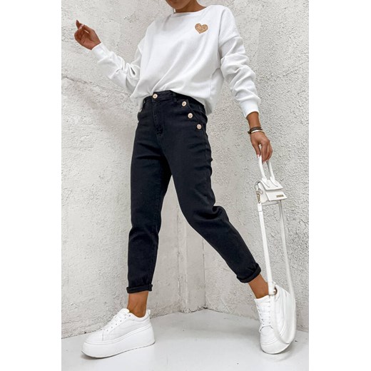 SPODNIE MOM FIT Z OZDOBNYMI GUZIKAMI NA KIESZENIACH - CZARNE ze sklepu olika.com.pl w kategorii Jeansy damskie - zdjęcie 184809013